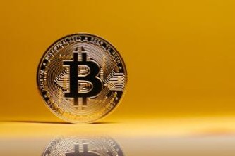 比特币行情大幅波动，投资者密切关注